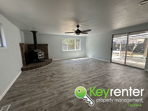 3rd image of 5422 N 42nd St