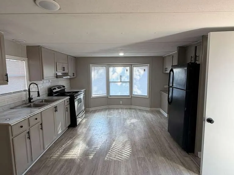 99 Halls Pl — Photo 26