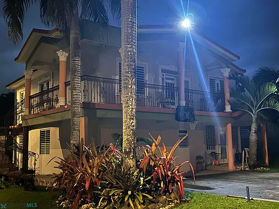 2nd image of N/a Barrio Guanabano #417