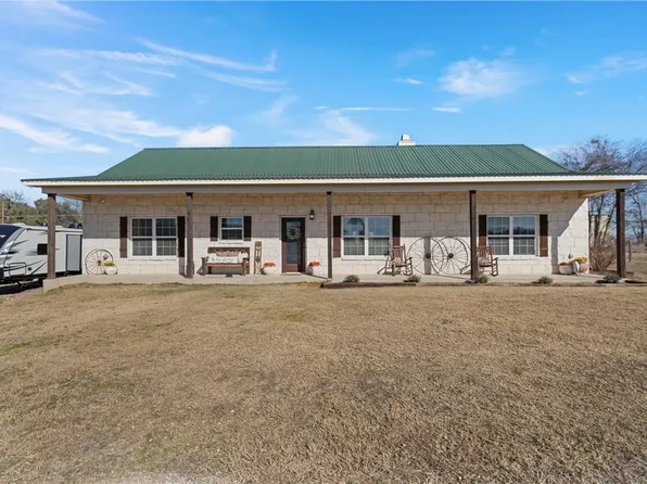 109 Brown Dr, Eddy, TX 76524