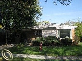 14540 Leslie Ave, Oak Park, MI 48237