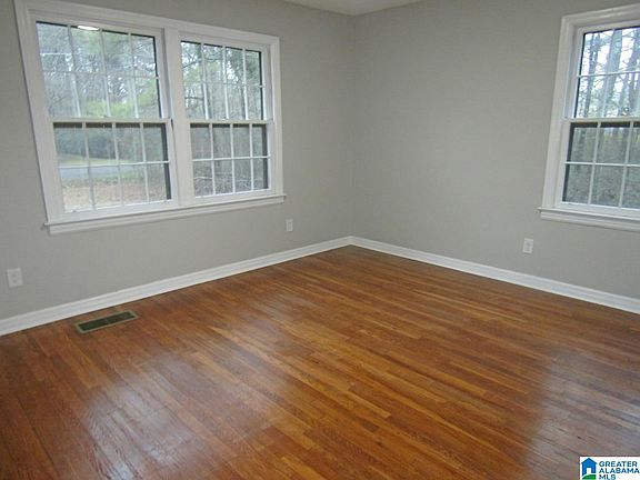 4th image of 101 14th Ave NW