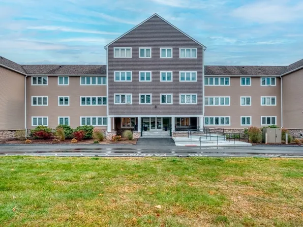 38 Dunham Rd APT 108, Beverly, MA 01915