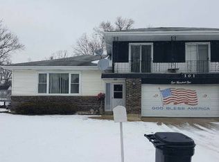 101 E Gregory Ave, Mount Prospect, IL 60056