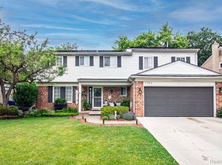 1751 Ranier Blvd, Canton, MI 48187