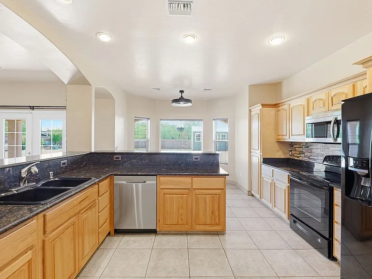 4212 S Hackberry Dr — Photo 14