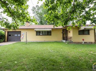520 SE Croco Rd, Topeka, KS 66607