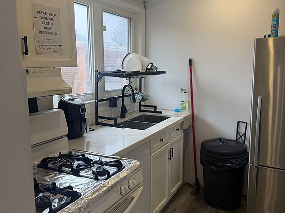 4th image of 58 Kingsmere Cres