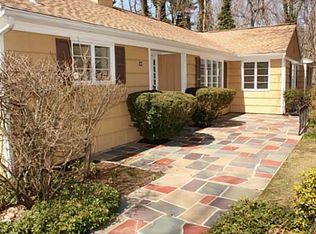 40 Briar Patch Rd, Rochester, NY 14618