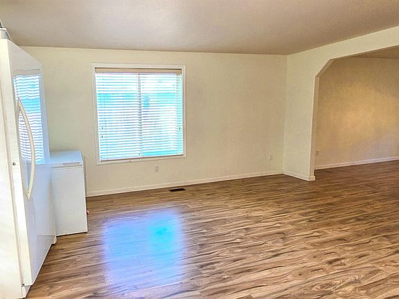 3rd image of 7915 Madeira Dr