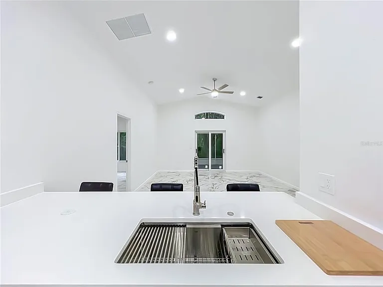 11148 Pinewood Cove Ln — Photo 15