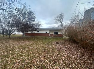 21017 E 1950 North Rd, Pontiac, IL 61764