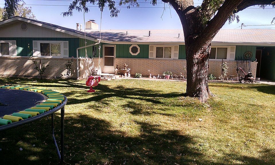 1st image of 2905 Hillcrest Ln