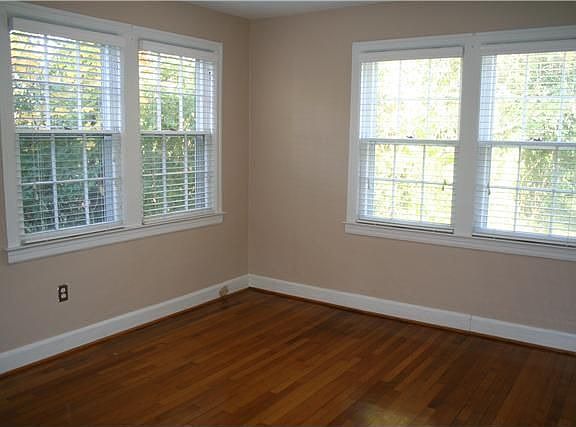 5th image of 2908 Primrose Cir