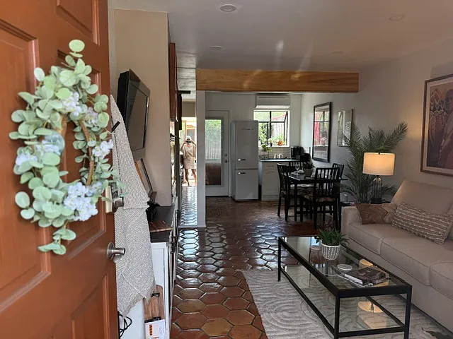 527 E Alameda St — Photo 6