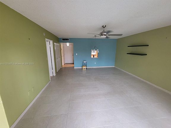 4th image of 3601 NE 170th St APT 205