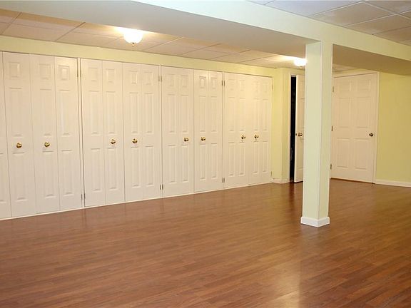 5th image of 20 Jennifer Pl Unit 20A