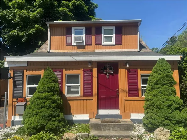 77 Huron St, Warwick, RI 02889