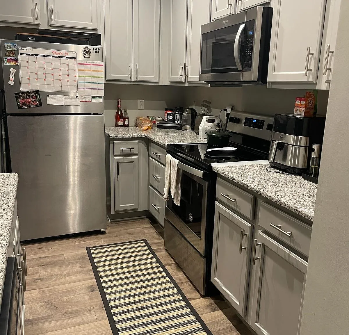 3 bed, 1210 sqft, $1,715 — Photo 4