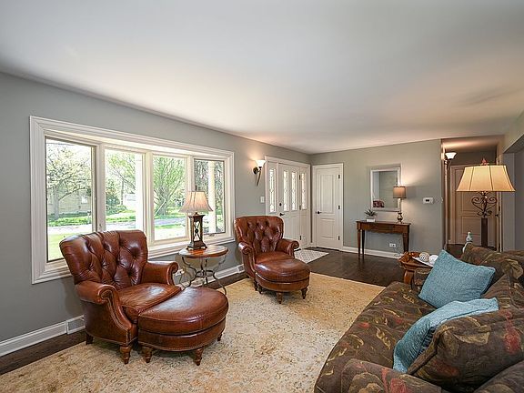 3rd image of 548 Cumnor Ave