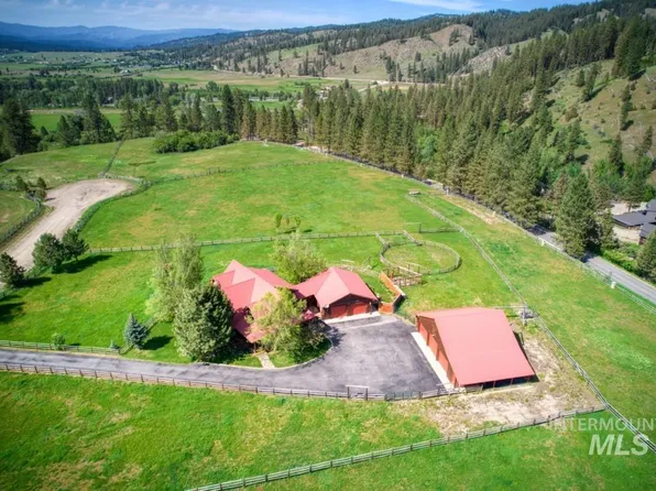 20 Caribou Ct, Garden Valley, ID 83622