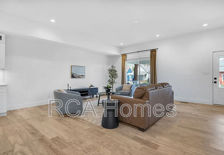 1225 Hoyt Ave — Photo 14