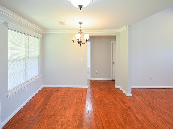 5th image of 54 Kendall Ln