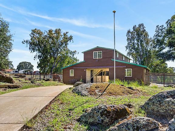 3rd image of 5564-5560 Ralston Way
