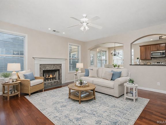 4th image of 224 Stoneybrooke Way