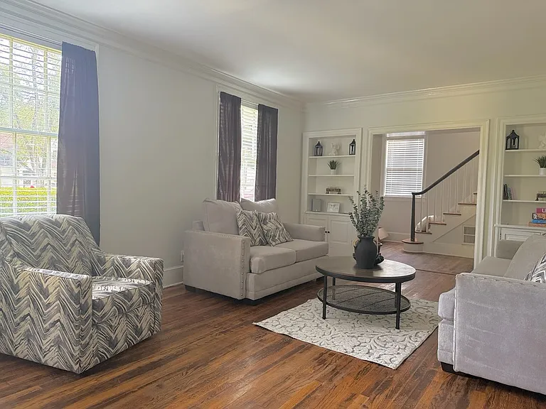 2041 Saint Charles Ave — Photo 2