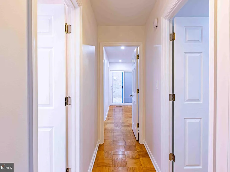 1 Stonehenge Cir #2 — Photo 36