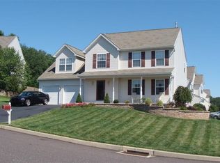 1297 Whitespire Cir, Pottstown, PA 19464