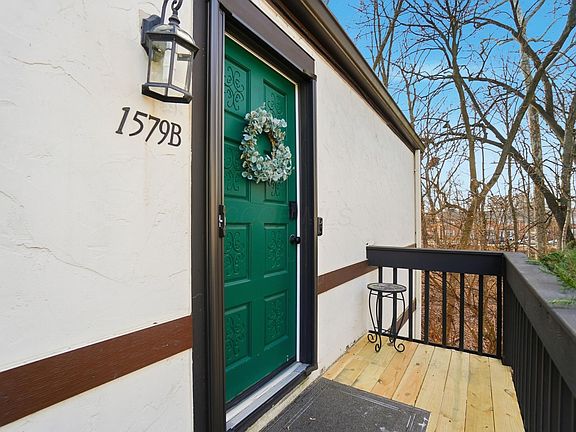 4th image of 1579 Arlington Ave #1579B