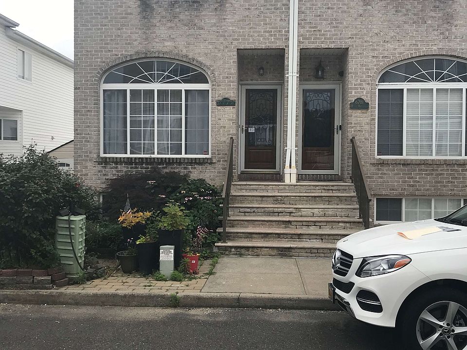 1st image of 6779 Hylan Blvd