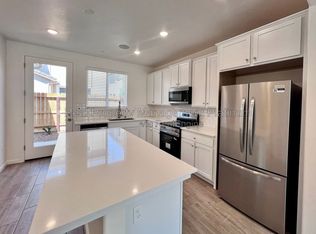 1533 Vintage Ln, Clovis, CA 93619