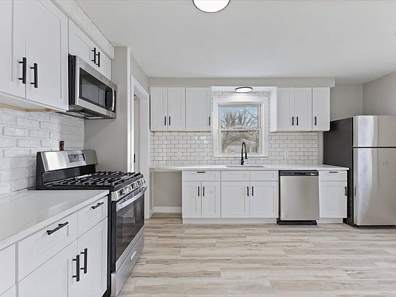 2nd image of 407 E Hayes Ave