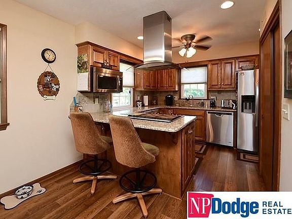 4th image of 3605 S 119th St