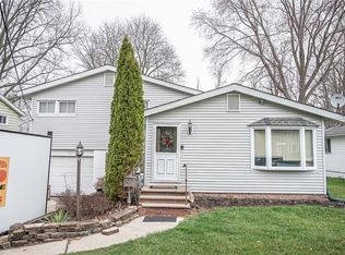 39083 Gardenside Dr, Willoughby, OH 44094