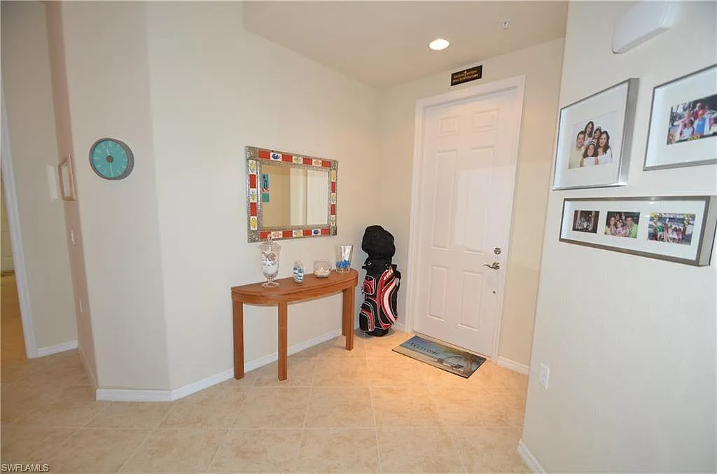 3 bed, 2.0 bath, 1883 sqft, $7,500 — Photo 3