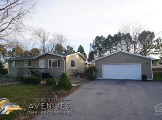 743 E 7th St, Greenwood, NE 68366