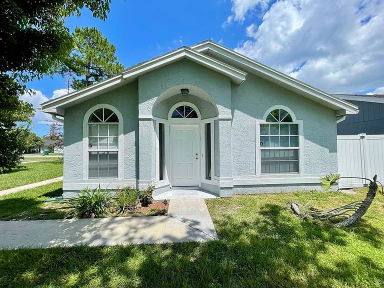 313 San Gabriel St — Photo 1