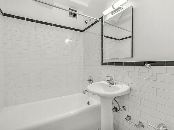 5th image of 310 E 44th St APT 1009