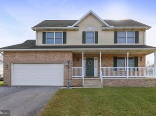584 Fern Ln, Chambersburg, PA 17202