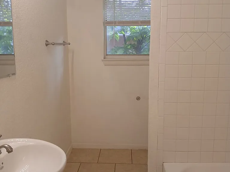 4918 Rockport Dr — Photo 12