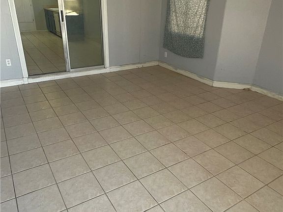 5th image of 12716 Iroquois Rd