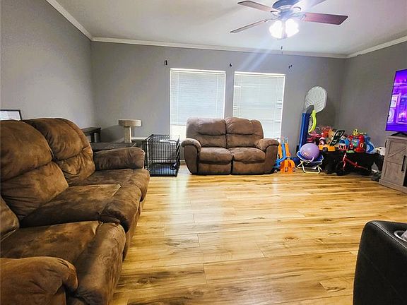 3rd image of 3619 Palmtree Dr