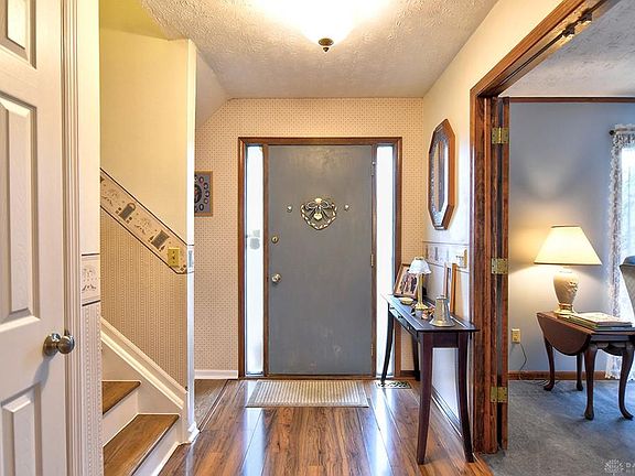 2nd image of 7242 Showplace Dr