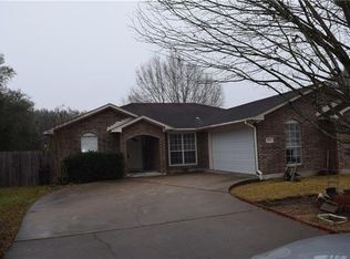 506 Lueders Ln, Smithville, TX 78957