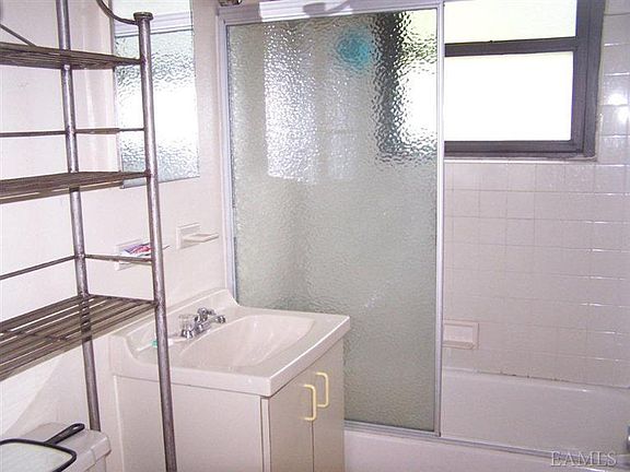 4th image of 171 Pearsall Dr APT 2B