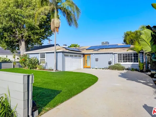 8212 Belford Ave, Los Angeles, CA 90045